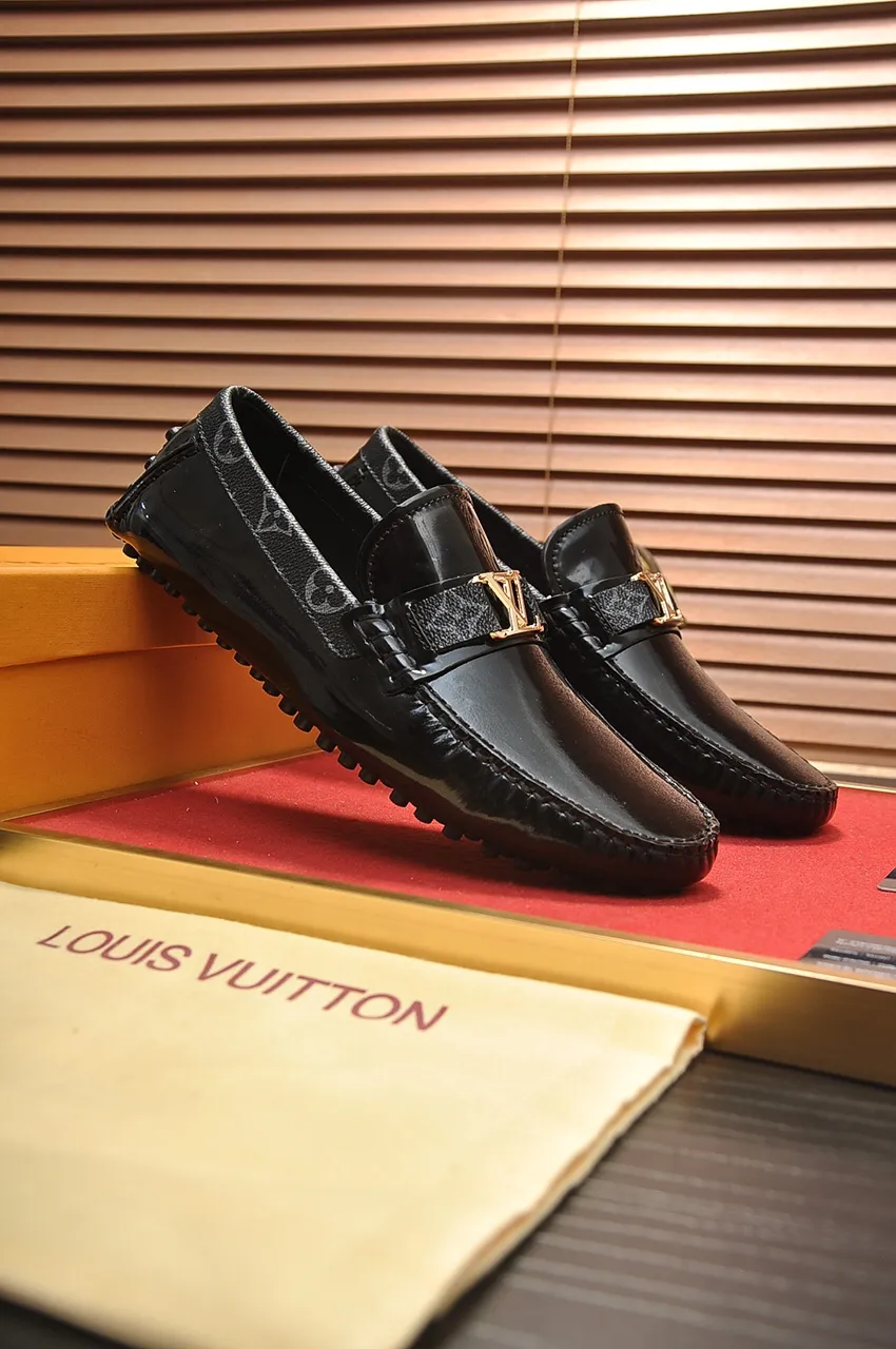 Men's men's shoes 💰420💶 [LV Doudou shoes] (water-dyed cowhide lining) new model is on the market, available on the official website. The new Doudou shoes are processed into single-color materials, and the uppers are made of imported horsehide leather. The body of the shoe is fully hemmed with mark thread, and is lined with imported original cowhide leather. The elegant shoe shape is super suitable for all-matching, and the size is 38-44.
